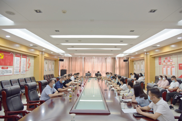 淮南市委老干部局举行国防教育专题报告会