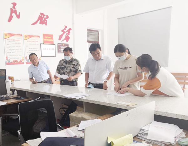 淮南市凤台县县长熊寿宏暗访督导疫苗接种工作