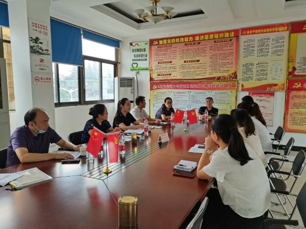 淮南市地方金融监管局开展文明创建联合巡查活动