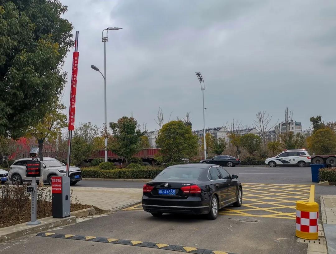 淮南寿县旅游集散中心免费停车场，春节期间有效缓解进城难