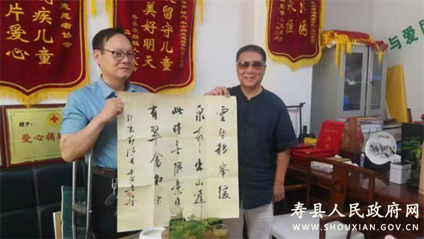 著名书法家陈浩金等在淮南寿县开展捐赠书画助学活动
