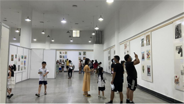淮南市博物馆举办《淮南市首届“我在博物馆画文物”青少年绘画大赛优秀作品展》