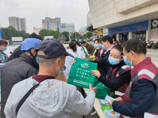 淮南市疾控中心开展2022年世界卒中日宣传活动